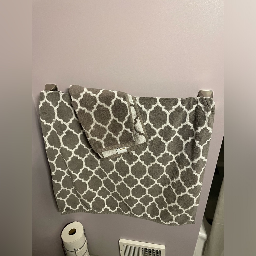 Bath and Hand Towel Decorative Set